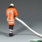 Preview: 500207 - Feuerwehrmann - mit Schlauch - Metallfigur