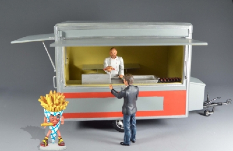Preview: 550131 - Riesen Pommestüte - Aufsteller für Imbisswagen